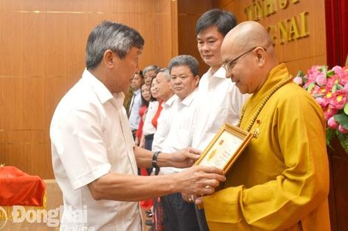 Chung tay xây dựng cuộc sống tốt đẹp
