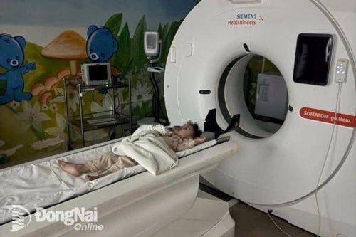 Công an làm việc với các đối tượng làm bé trai 2 tuổi bị thương tại Trảng Bom