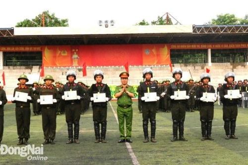 288 học viên trung cấp chính quy hoàn thành huấn luyện đầu khóa