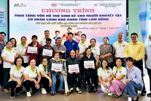 Phát huy nội lực giúp bệnh nhân nghèo, người khuyết tật và trẻ mồ côi