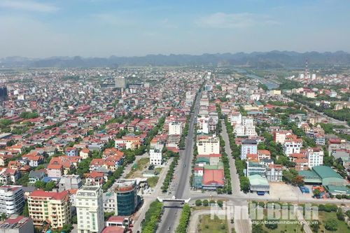 Nghị quyết của Ban Chấp hành Đảng bộ tỉnh về xây dựng tỉnh Ninh Bình là thành phố trực thuộc Trung ương với đặc trưng đô thị di sản thiên niên kỷ, thành phố sáng tạo