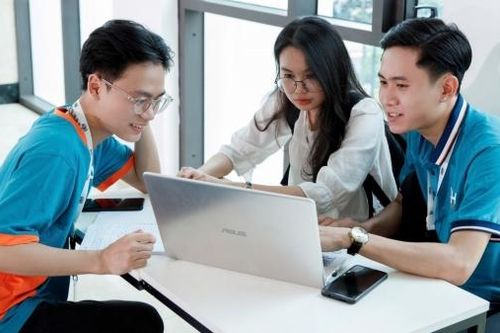 Đầu tư nhân lực - Bước đi quyết định để TP. Hồ Chí Minh thành Trung tâm tài chính quốc tế