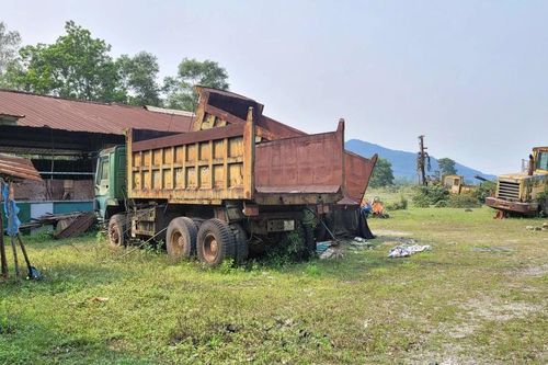 Cần sớm xử lý các thiết bị máy móc bị 'bỏ quên' sau khi dừng khai thác khoáng sản