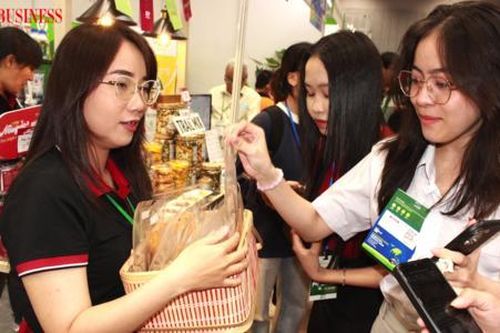 Đưa thực phẩm Việt vươn xa: Phải tạo dựng danh tiếng và không đi 'ngược gió'