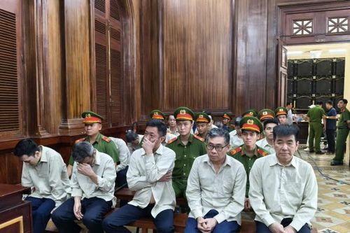 Cựu Chủ tịch tỉnh An Giang bị phạt 8 năm 6 tháng tù vì tiếp tay cho 'cát tặc'