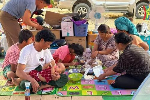 Cuộc sống của người dân Mandalay sau trận động đất lịch sử
