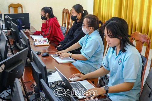 Thiết thực chính sách nội trú, miễn giảm học phí