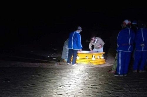 Phú Yên: Phát hiện một phần thi thể nam giới đang phân hủy trôi vào bãi biển