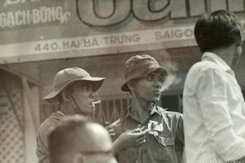 Những khoảnh khắc khó quên của đường phố Sài Gòn ngày 30/4/1975