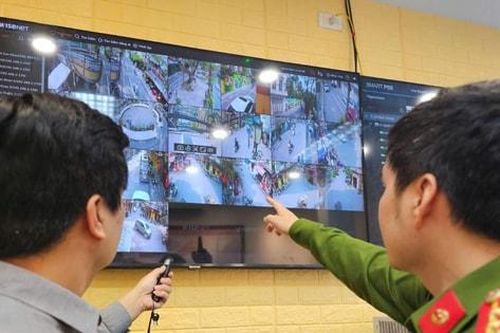 'Cận cảnh' quy trình xử phạt vi phạm môi trường qua camera tại phường Trúc Bạch