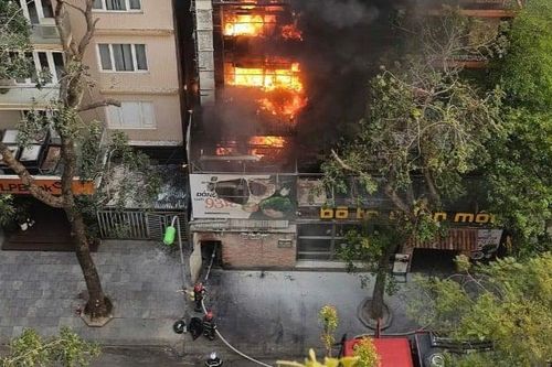 Cháy quán nhậu 'bò tơ' ở quận Nam Từ Liêm