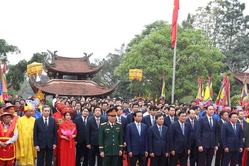 Lễ dâng hương giỗ Đức Quốc Tổ Lạc Long Quân và tưởng niệm Tổ Mẫu Âu Cơ