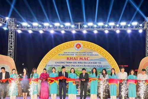 Phú Thọ: Khai mạc Chương trình 'Sắc màu du lịch Đất Tổ'
