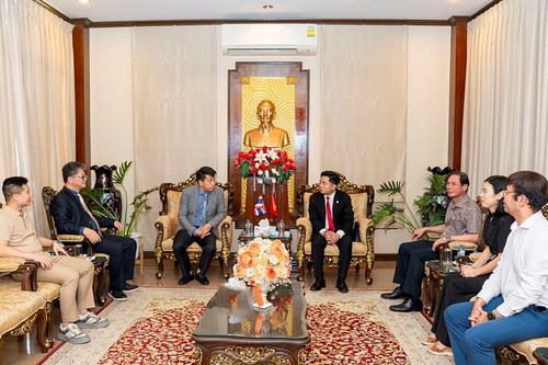 Nhà xuất bản Giáo dục Việt Nam tham dự chương trình 'Xuân Quê hương' tại Đông Bắc Thái Lan