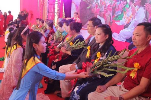 Lễ hội Bách Thiện Hiếu Vi Tiên: Tôn vinh đạo hiếu, khơi dậy sự gắn kết gia đình