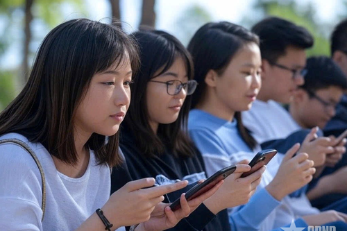 Nhiều người trẻ ưu tiên sử dụng mạng xã hội hơn là làm việc nhà và rèn luyện thân thể