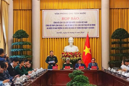 Công bố Pháp lệnh Quản lý, bảo vệ khu di tích lăng Chủ tịch Hồ Chí Minh