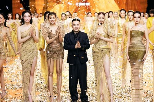 Lê Thanh Hòa tái hiện văn hóa Champa qua lăng kính thời trang