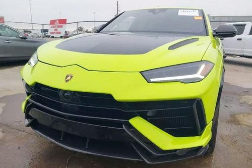 Lý do Lamborghini Urus Performante bạc tỷ mới tinh bán giá 'sắt vụn'?
