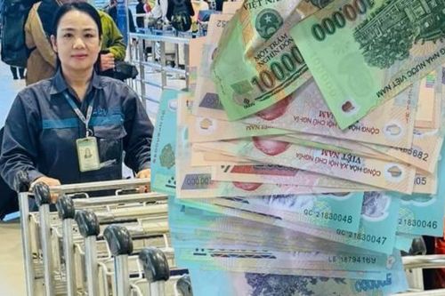 Hành động ấm lòng của nữ nhân viên sân bay Nội Bài