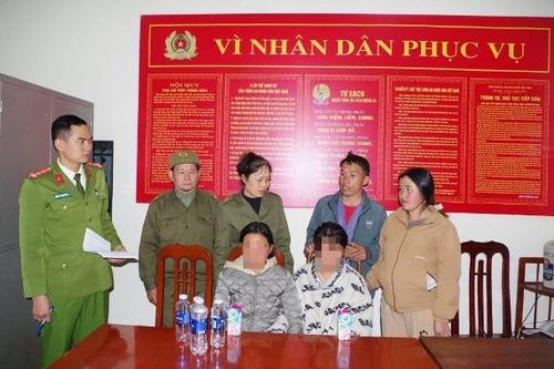 Giúp đỡ hai cháu gái ở Sơn La bị lạc về với gia đình
