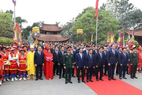 Tỉnh Phú Thọ dâng hương Đức Quốc Tổ Lạc Long Quân dịp Lễ hội Đền Hùng 2025