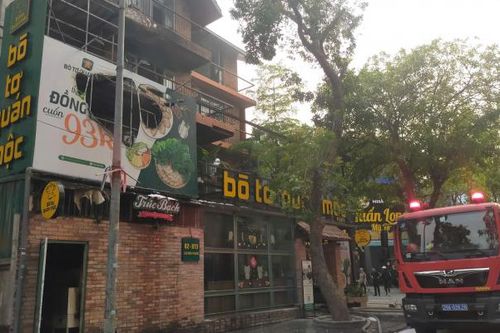 Hà Nội: Cháy lớn tại nhà hàng Bò Tơ Quán Mộc