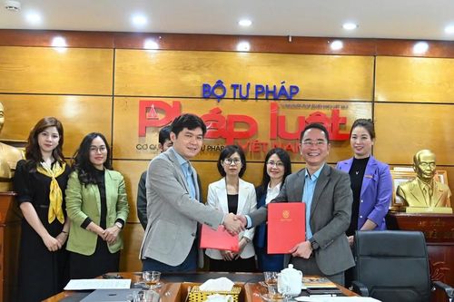 Bàn giao công tác quản lý, phát triển nội dung Cổng Thông tin điện tử Bộ Tư pháp