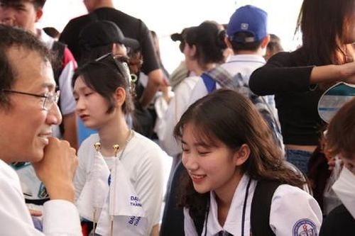 Đề xuất miễn học phí cho sinh viên, học viên các ngành khoa học cơ bản
