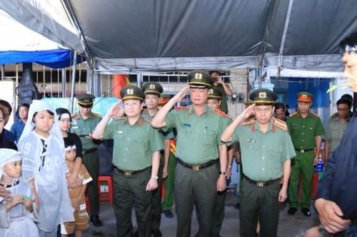 Bộ Công an đề xuất khen thưởng đối với anh Huỳnh Trí Phúc hy sinh khi truy bắt tội phạm