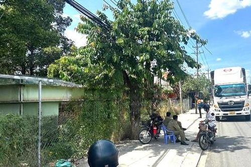 Phát hiện tài xế tử vong trong nhà hoang sau khi dừng xe tải trên quốc lộ 13
