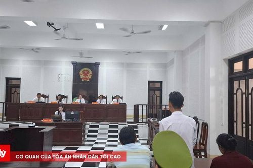 Lĩnh án 10 năm tù vì xâm hại bé gái
