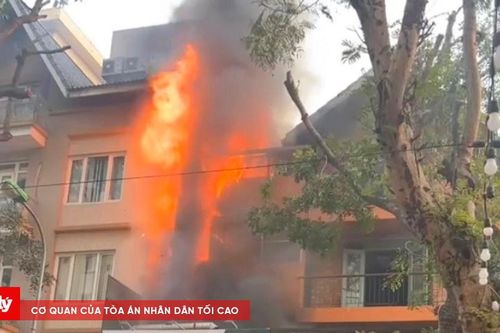 Cháy nhà hàng bò tơ ở Hà Nội