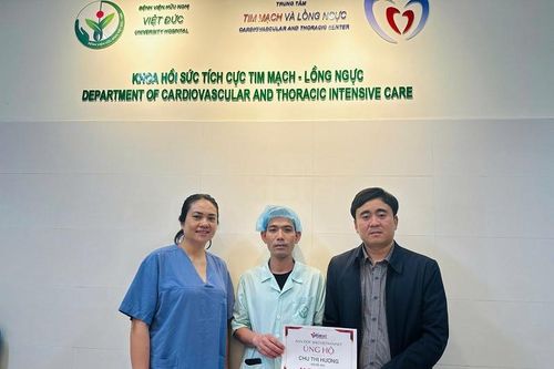 Trao hơn 41 triệu đồng giúp người mẹ bị suy tim nuôi 6 con nhỏ