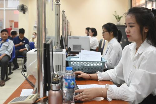 Thời 'ăn cơm nhà vác tù và hàng tổng', sao đại học chính quy không về làm cán bộ xã?