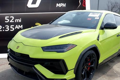 Lý do Lamborghini Urus mới lăn bánh 84 km nhưng đấu giá dưới dạng 'sắt vụn'
