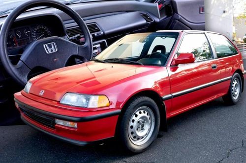 Ô tô 34 năm tuổi lăn bánh hơn 300.000 km vẫn bán trên 300 triệu đồng