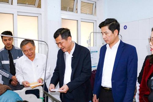 Sở Giáo dục và Đào tạo thăm hỏi 2 cô giáo bị tai nạn trên cao tốc