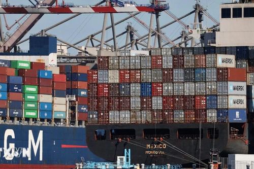 Các công ty Mỹ 'như ngồi trên đống lửa' khi ông Trump áp thuế 46% với Việt Nam