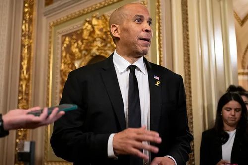 Thượng nghị sĩ Mỹ nói gì về Tổng thống Trump trong bài phát biểu dài kỷ lục hơn 25 tiếng?