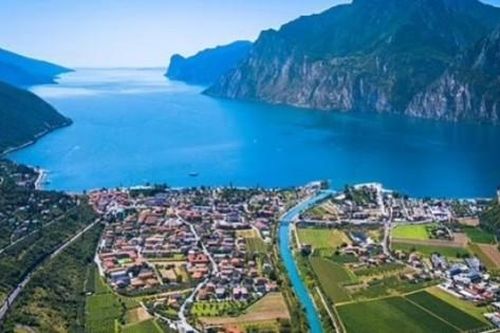 Vùng đất kỳ lạ, ai đến sống được trả gần 3 tỉ đồng