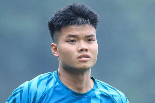 Tình cảnh đảo ngược với tiền đạo Văn Tùng