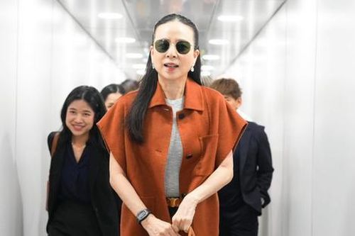 Madam Pang gây chú ý khi đến Việt Nam
