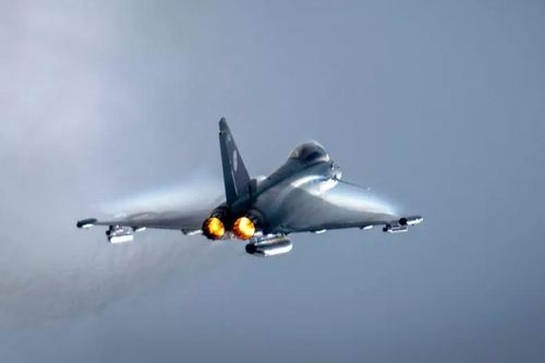 Anh triển khai máy bay chiến đấu Typhoon đến sườn phía Đông NATO