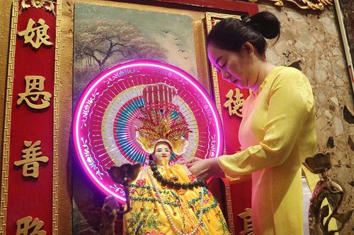 Người phụ nữ gắn bó với Lễ hội Vía Bà Chúa Xứ Núi Sam