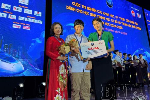 'Máy chẻ hạt mắc ca tự động' - dự án khoa học kỹ thuật nhiều tiềm năng