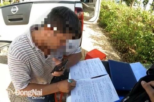 Xử phạt tài xế xe tải đi ngược chiều trên tuyến quốc lộ 1 qua huyện Thống Nhất từ clip do người dân cung cấp