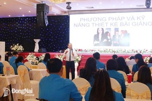 Nâng cao kiến thức về ứng dụng công nghệ nhân tạo cho cán bộ Công đoàn