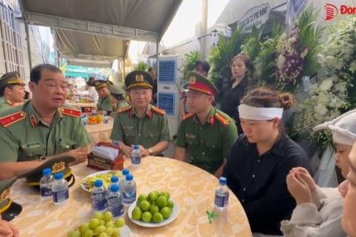 Lãnh đạo Bộ Công an viếng, thăm hỏi gia đình thành viên lực lượng bảo vệ an ninh trật tự cơ sở hy sinh khi làm nhiệm vụ