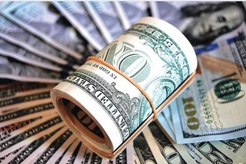 Thị trường chứng khoán giảm mạnh, tỷ giá USD tăng cao sau thông tin Hoa Kỳ áp mức thuế mới